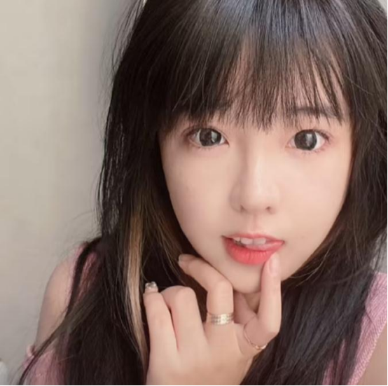 怒怼粉丝不减肥后郝一点放飞自我暴露坦克身材至少150斤