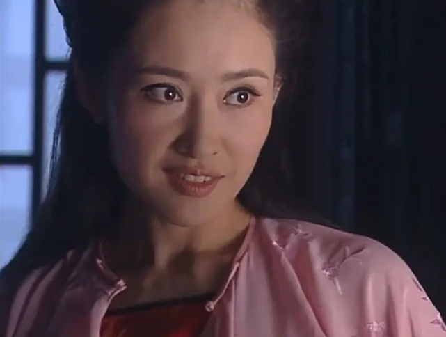 03长二姑在《梦断紫禁城》里饰演长二姑的盖丽丽是80年代的泼辣女神