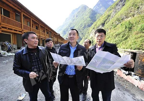 但不幸的是,来了陈行甲,让刘冰和他的利益团体的梦想被彻底粉碎,也