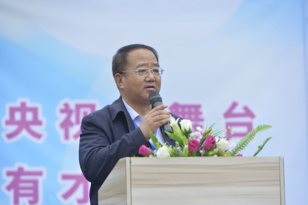 参赛学校代表;贵阳市为明国际学校校长崔延宁,贵阳市传习中学校长李骎