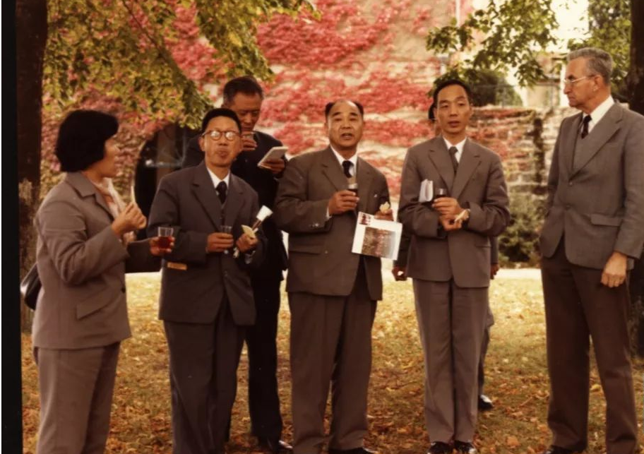 郭其昌1959年4月3日,"美口酒厂"改为"青岛葡萄酒厂";1963年,青岛白