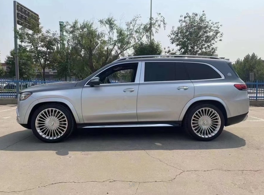 360万买辆奔驰迈巴赫gls600美规双色版司机直言越开越过瘾