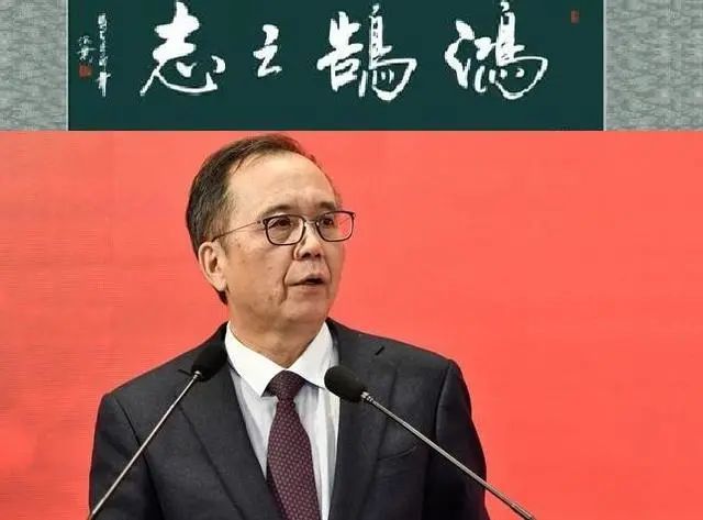 了jīng jīng学子;近日,复旦大学中文系主任朱刚写悼念王书记的文章