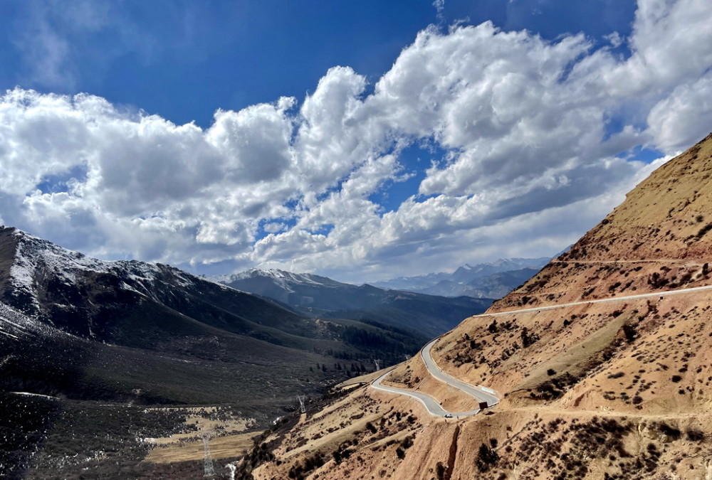 继续行走g349 一条神秘的国道 看山看云 回味世界上最贵桃花源 全网搜