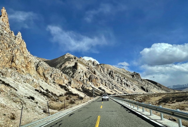 继续行走g349:一条神秘的国道,看山看云,回味世界上最贵桃花源