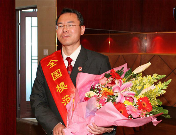 两度换肾的"硬汉"林江_腾讯新闻