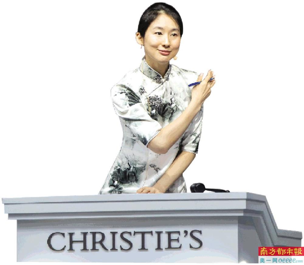 火遍全网的拍卖师小姐姐,是一位爱读苏东坡的资深瓷器专家_腾讯新闻