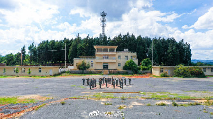 野外驻训官兵到草原五班拍摄地