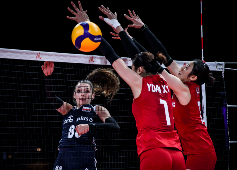 cctv18点直播,中国女排决战美国队!郎平朱婷拒绝3比1,只要3比0