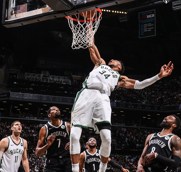 临时抱佛脚字母哥中场休息练罚球连续两场被哈登摊手嘲笑