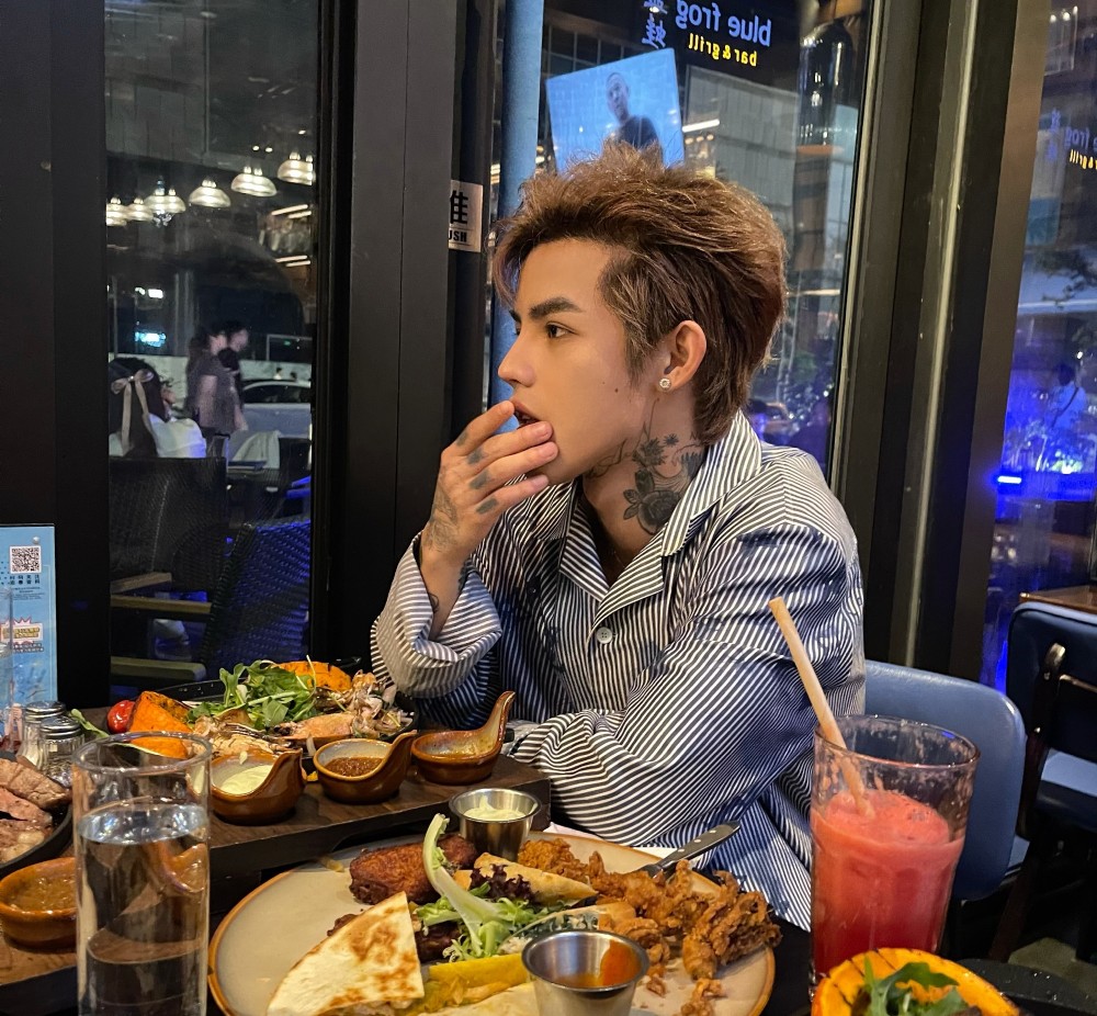网传殷世航离世,本人亲自澄清并且透露一秘密,因为喜欢爆粗口被套路璐