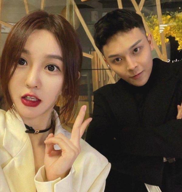 小猪先生与兜儿秀恩爱评论区被爆料刷屏网友称兜儿勾引辛巴被逐出师门