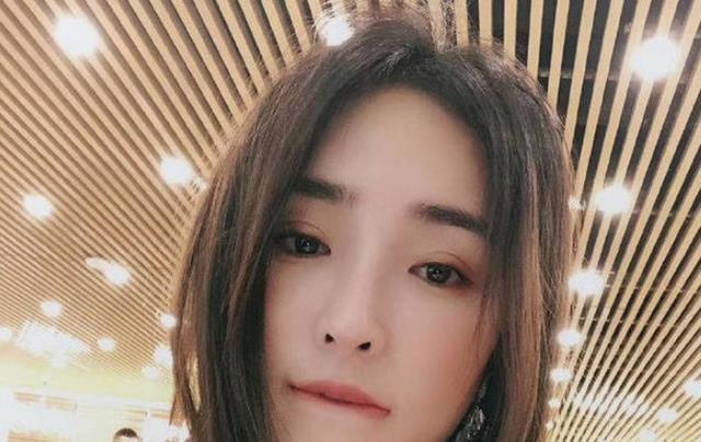 此次,王冰洁不仅详细叙述了整件事情的来龙去脉,还晒出了多张聊天记录