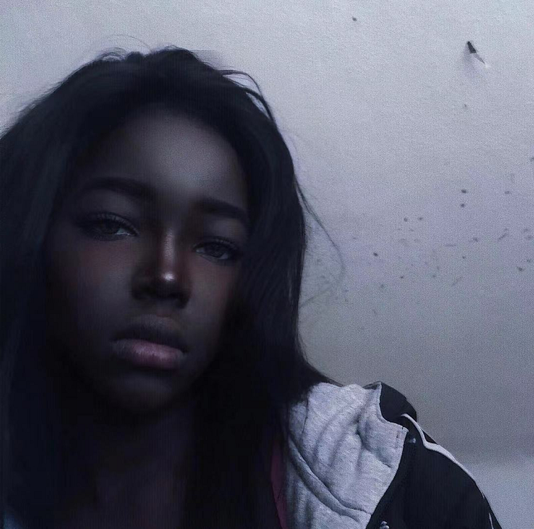 全球最美黑人女孩因美得惊艳家里塞满情书父母禁止她独自外出