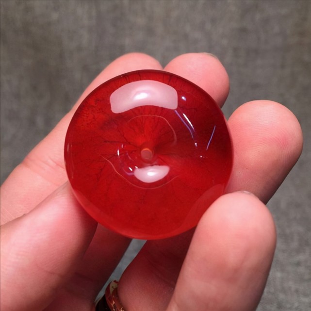 曾经轰动一时的血蜜蜡到底是怎么回事?