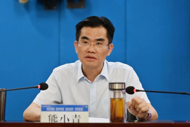 熊小青任萍乡市公安局督察长