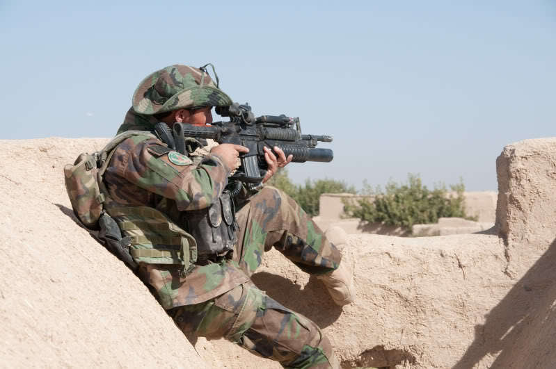 7个美械营投降,美军数百亿美元打水漂,建基地也遭巴铁果断拒绝