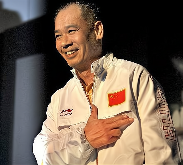 体操王子李宁:57岁头发脱落,如今身价百亿,妻子貌美如花_腾讯新闻