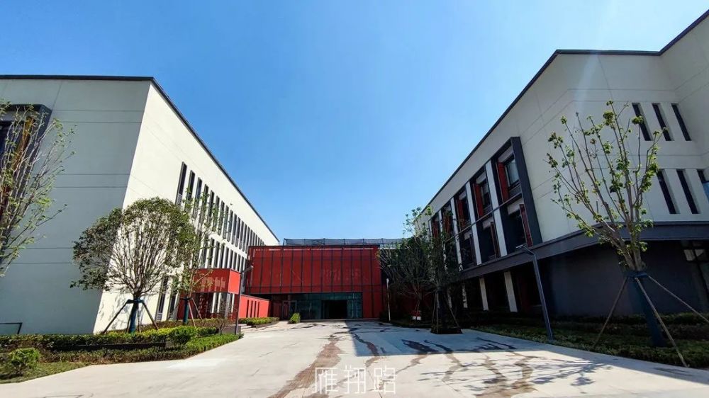 曲江第一学校与西安市铁一中学正式签约!