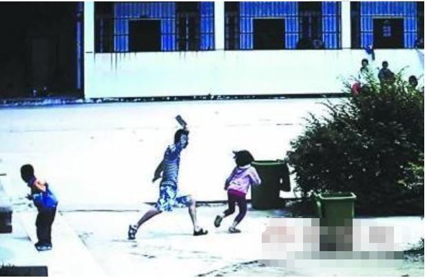 校园惨案湖北十堰市郧西县城关镇东方小学开学报名,当天学校里聚集了