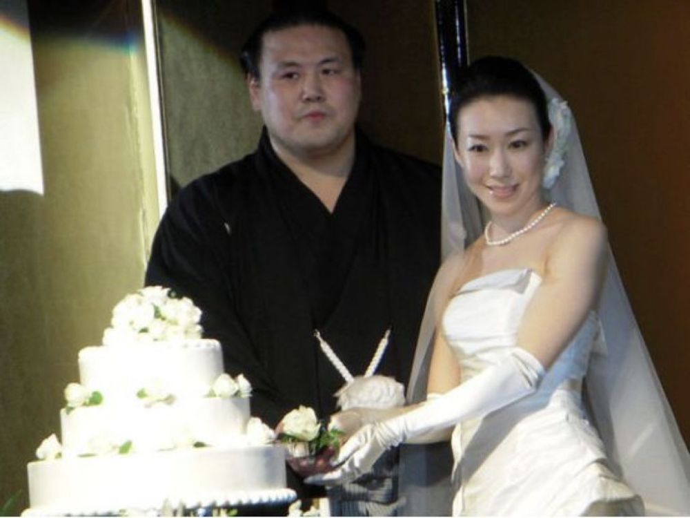 其次,是相扑选手在日本国内有着严格要求,要想成为相扑选手,除了要有