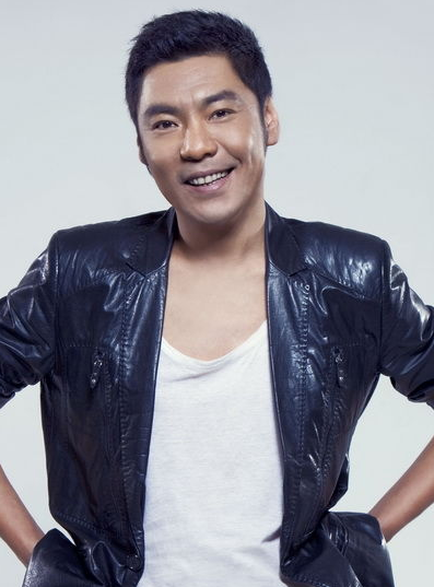 在坚持了三年后,屠洪刚与黛西离婚,母亲呼延生舍不得孙子,一再要求把