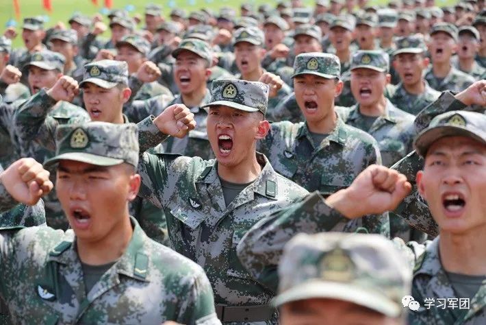 邹泽川北京卫戍区供图:牛一博陆军院校供图:刘成,王洪亮穿上军装就要