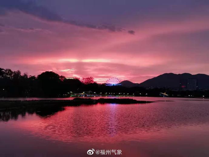 福州绝美晚霞上线 被浪漫击中的傍晚你想跟谁一起看?
