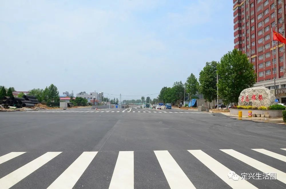 定兴这条路终于通车了双向4车道