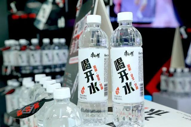 把白开水炒成100亿赛道康师傅今麦郎是来搞笑的吗