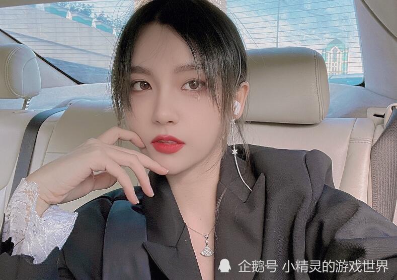 rita终于还是接到了电竞椅的广告余霜的反应太真实了