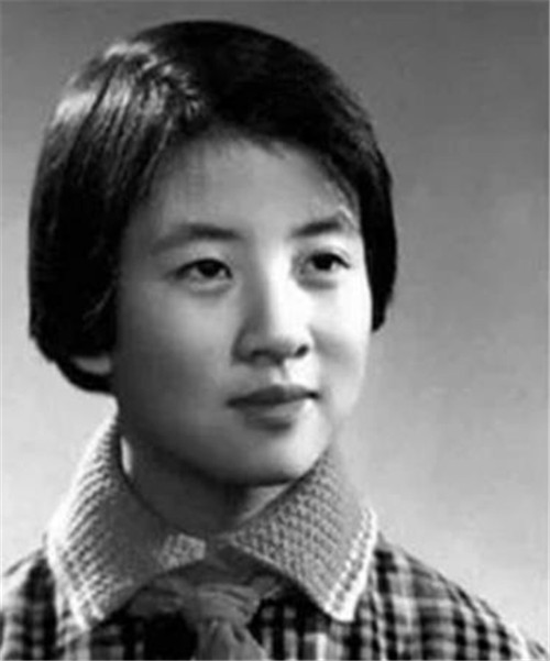 47年前反潮流英雄黄帅因一封信毁了父亲前程现在过得咋样