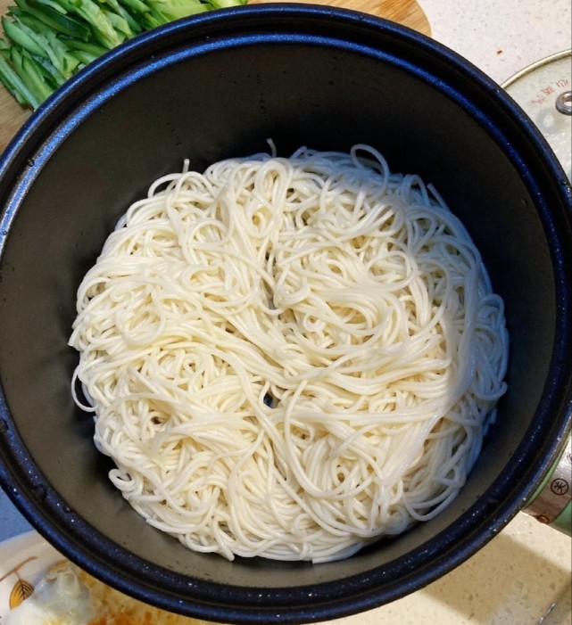 冬至餃子夏至面,夏天常吃麵條有這3個好處,很多人不知道_騰訊網