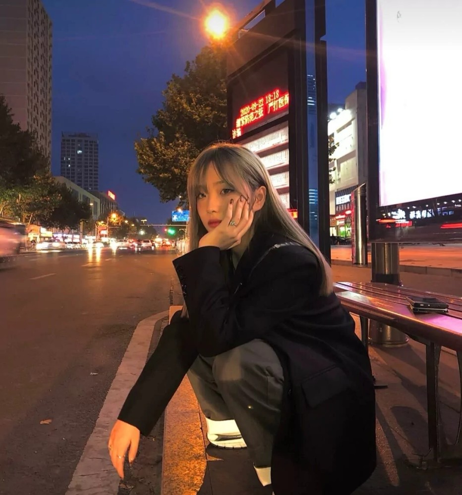 ins拽姐女生头像不要因为没有掌声就放弃梦想