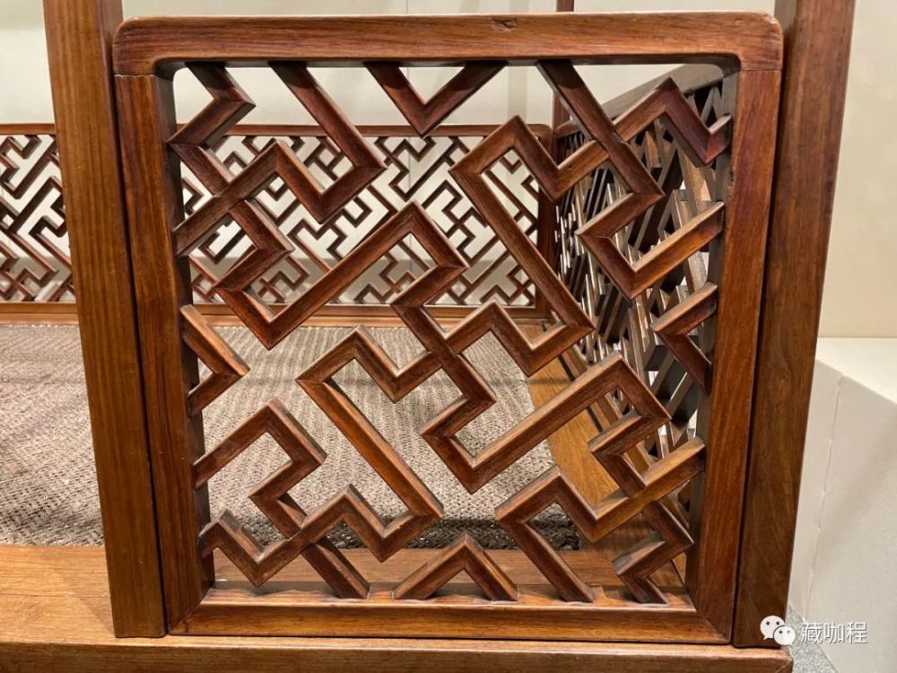 床身立材配活屉黄花梨四面平架子床诸多特别