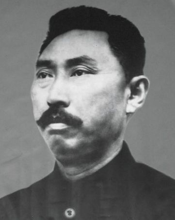 国民党运钞专机坠毁湘西,洒落下10万银元,