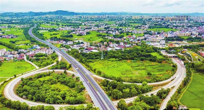 梅河高速是g25长深高速的其中一段,是梅州首条通往珠三角地区的高速