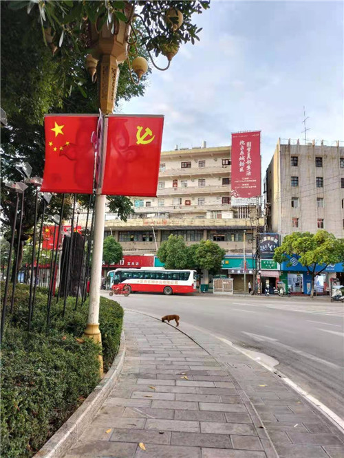 建党百年城市巡礼|红了,亮了,昆明街头更美了!