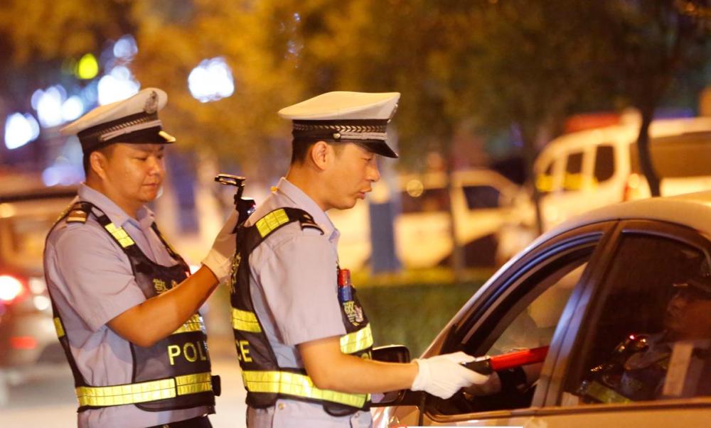 全覆盖 零容忍 严执法 渭南公安交管部门开展夏季夜查整治行动