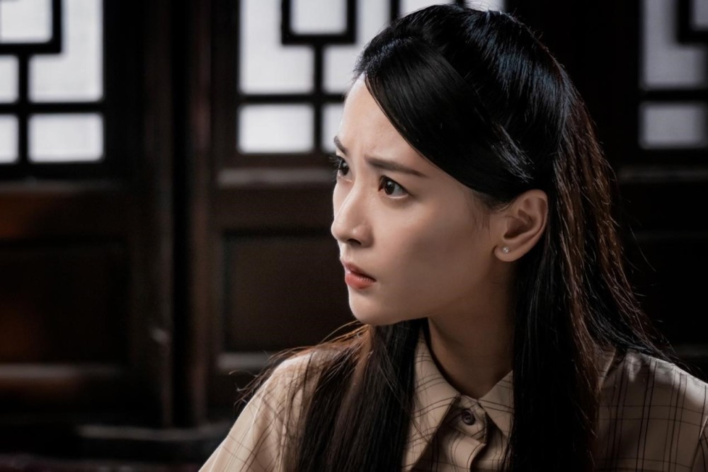 李佳怡新片深海蛇难广西开机机智美女记者正义上线