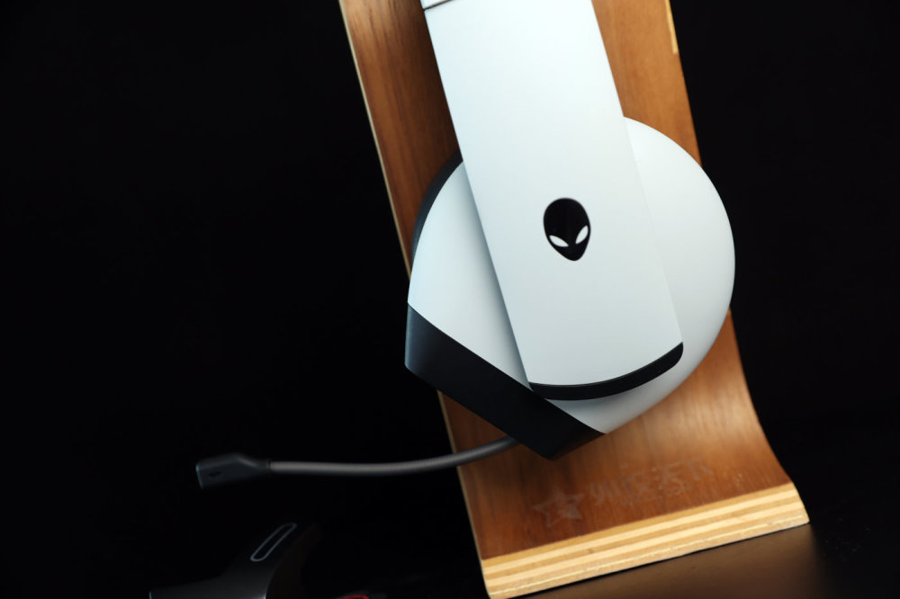 摆评外星人aw510h耳机aw521br蓝牙接收器上耳体验