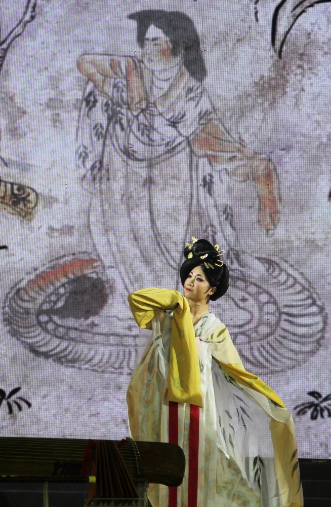 (文化)唐乐舞《满园春色乞婆娑》西安首演
