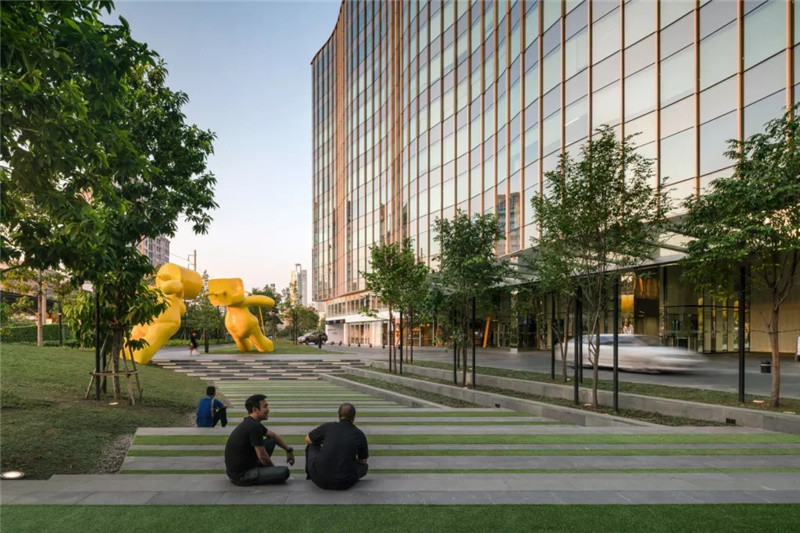 商业景观|泰国曼谷fyi中心办公写字楼前广场景观_腾讯新闻