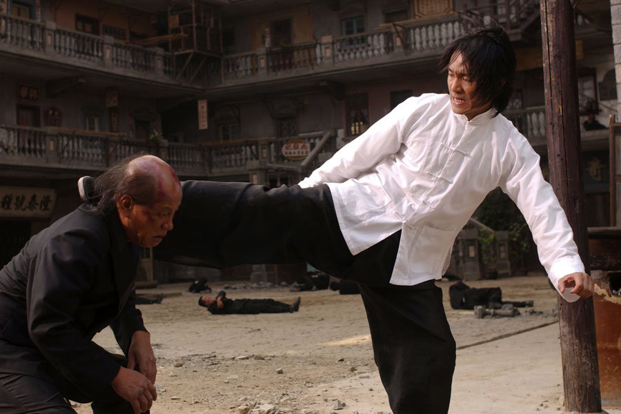 黄圣依在《功夫》中,对着星爷比划的手语啥意思?如今看太讽刺了