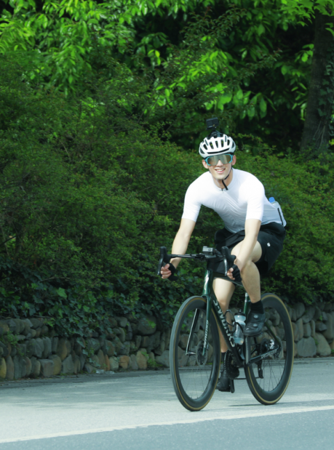 元气满满吴磊连续骑行50公里粉丝这才猛男该有的爱好