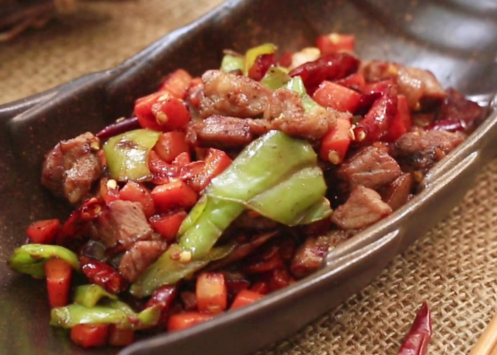 牛肉這樣做太美味,鮮辣爽口,軟嫩適中,營養又解饞的居家美食