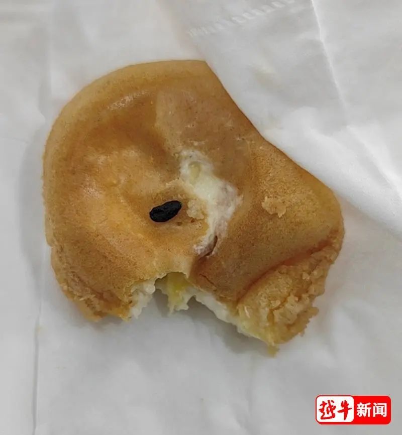 吐了绍兴一蛋糕店的泡芙里竟有老鼠屎