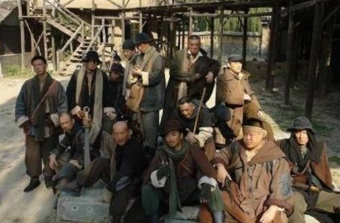 古代考生带着丰厚的盘缠进京赶考为何没土匪打劫土匪惹不起