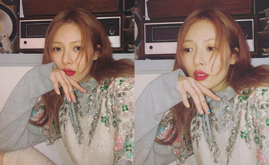 不仅是穿搭高手泫雅更是美甲达人不好好涂指甲油的方式好时髦