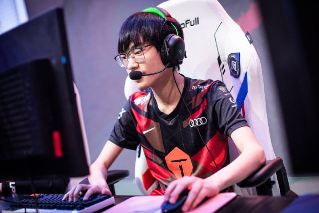 不愧是国产第一中单k皇韩服大秀英雄池21连胜mvp拿到手软